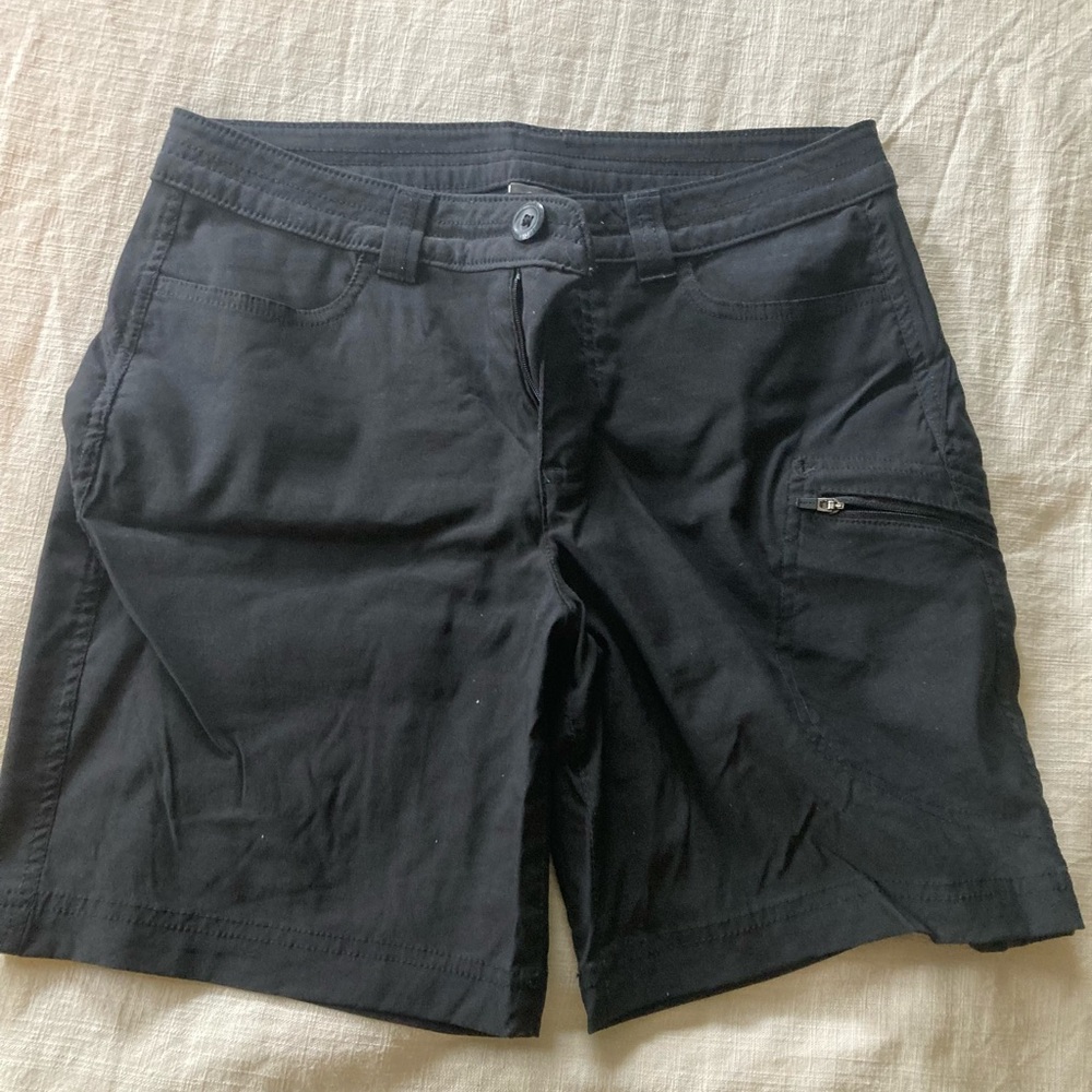 Eddie Bauer Women's Black Cargo Shorts